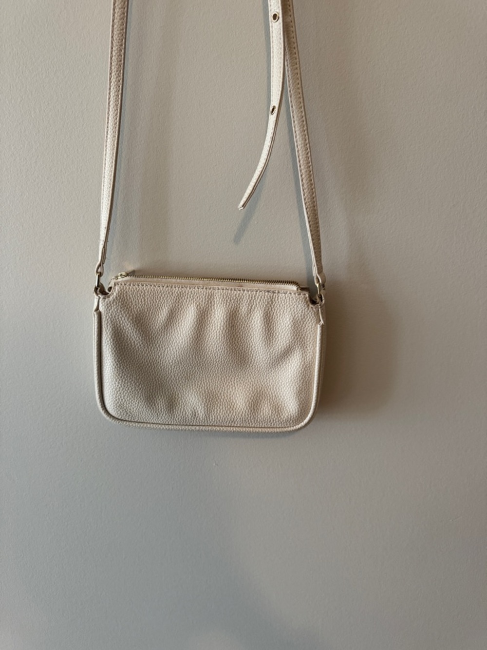 Matt & Nat Light Cream Pebble Crossbody Shoulder Bag - Picture 7 of 7